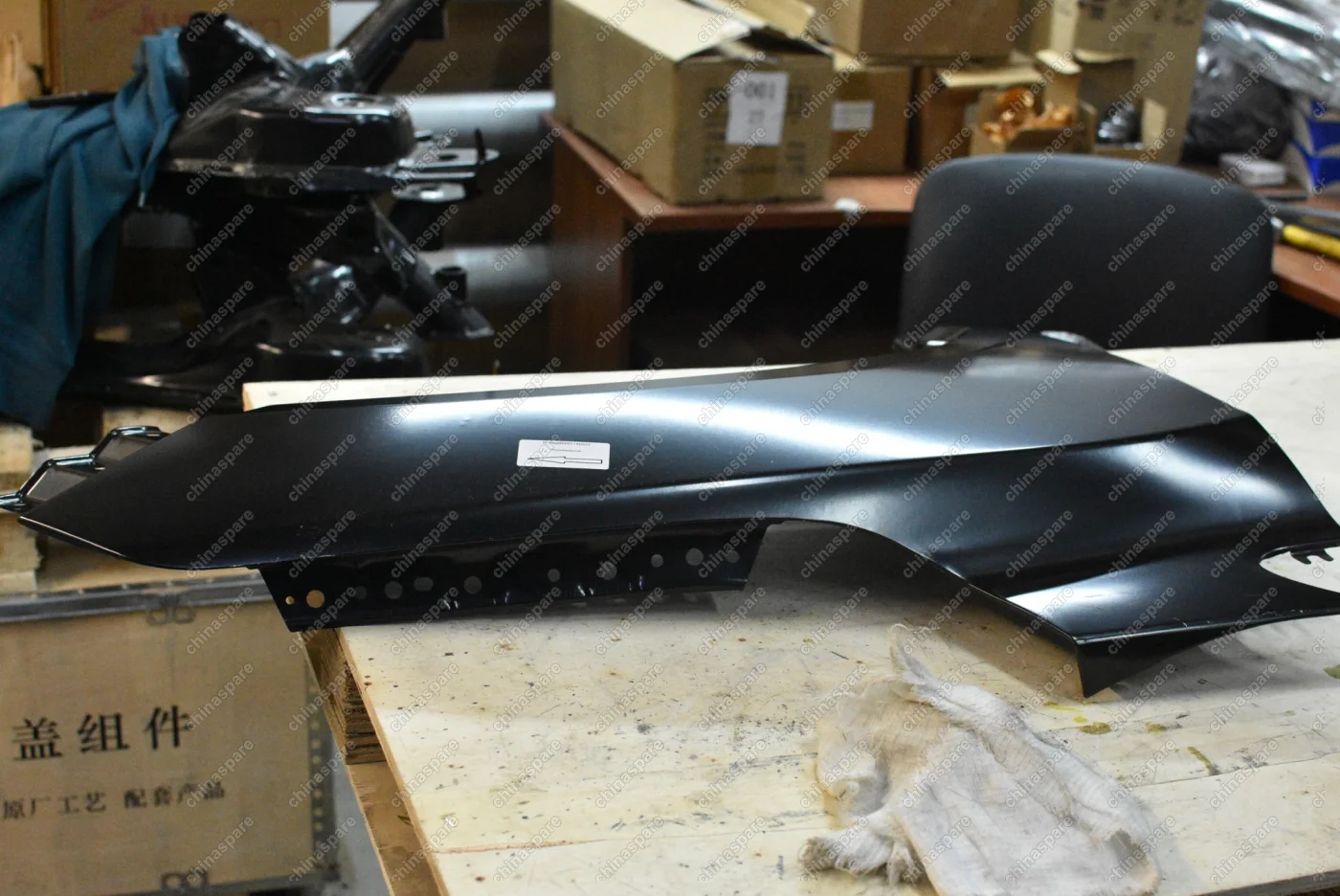 Крыло переднее правое Geely Coolray (уценка)