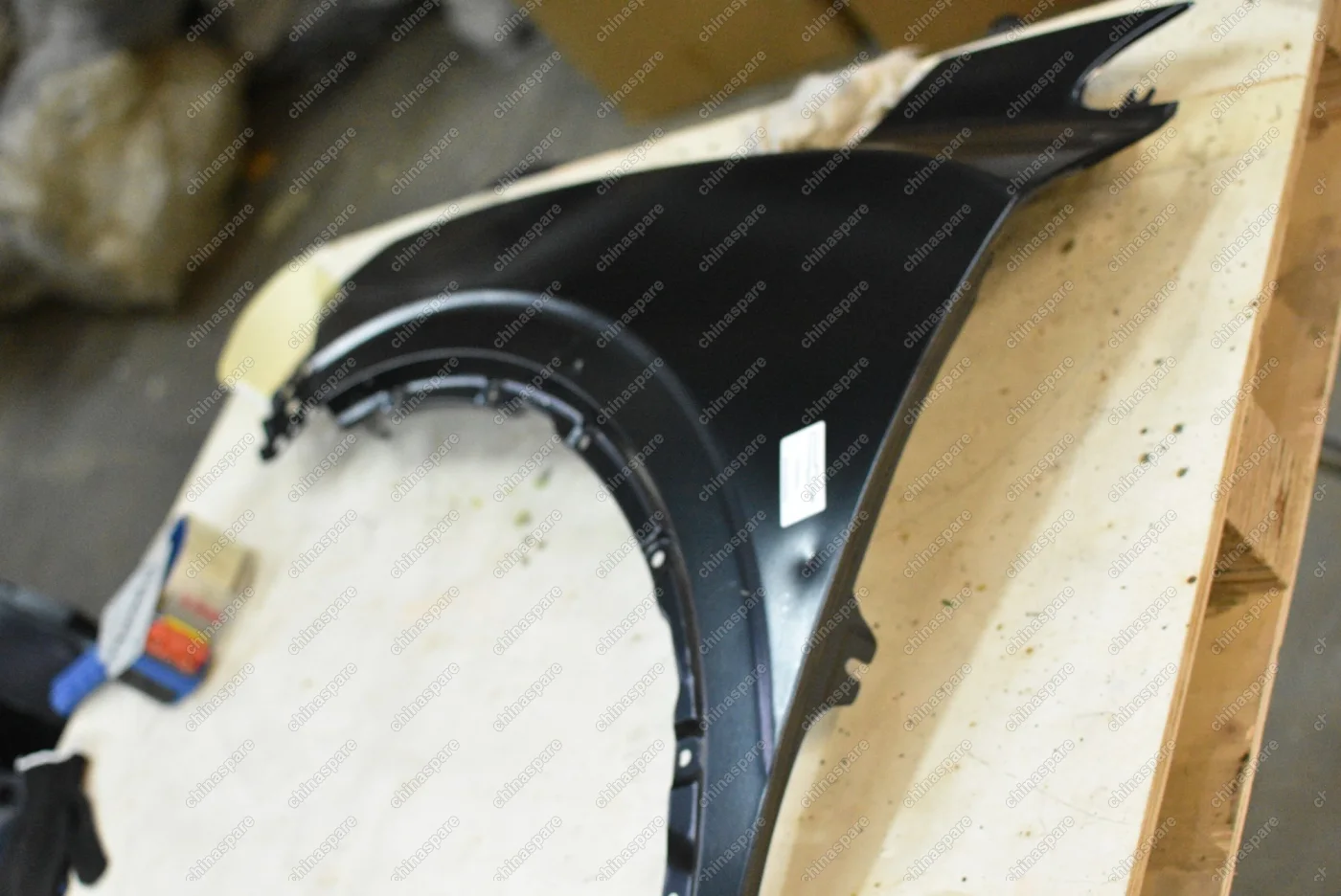 Крыло переднее левое Geely Coolray (уценка)