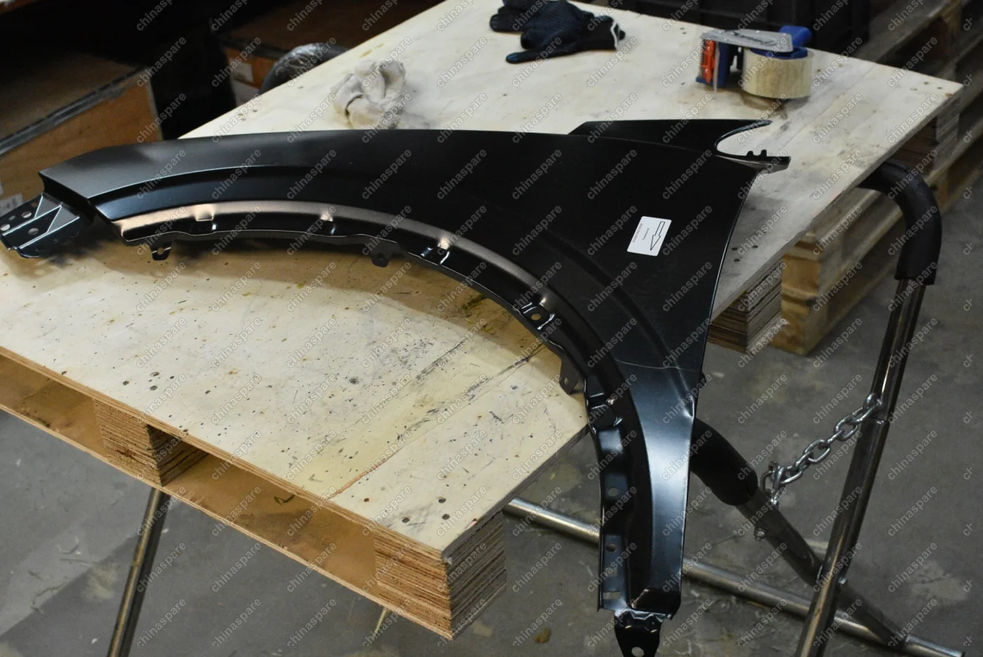 Крыло переднее левое Geely Coolray (уценка)