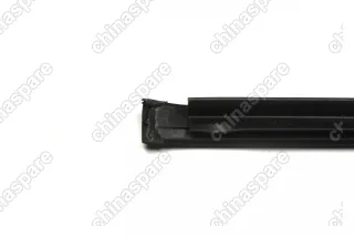 Молдинг стекла лобового правый Lifan X60 (уценка)