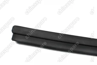 Молдинг стекла лобового правый Lifan X60 (уценка)