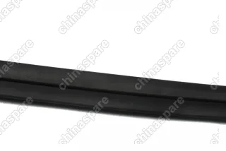 Молдинг стекла лобового правый Lifan X60 (уценка)