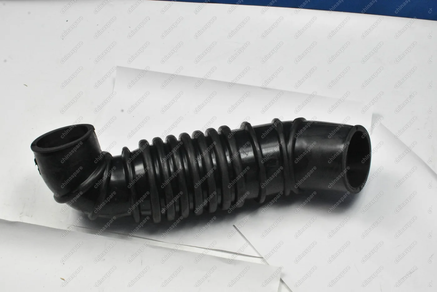 Патрубок воздушный Mitsubishi Pajero 91- V44 4D56