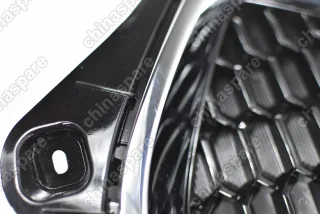 Решетка радиатора (под камеру) Haval F7 (уценка)