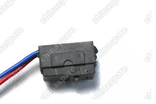 Микропереключатель замка дверей правый VAG