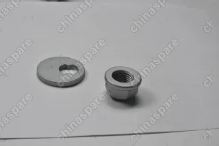 Болт развальный задней подвески подпружинного рычага SAT Zotye T600