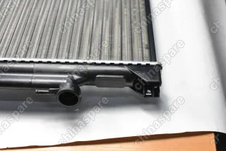 Радиатор охлаждения SAT Suzuki Grand Vitara, Escudo J20A/H20A/H25A 94-04