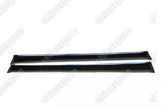 Дефлекторы окон Geely Atlas 2018- COBRA (хромированный молдинг)