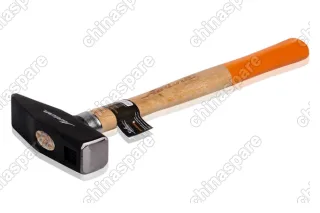 Молоток слесарный с деревянной рукояткой 800гр