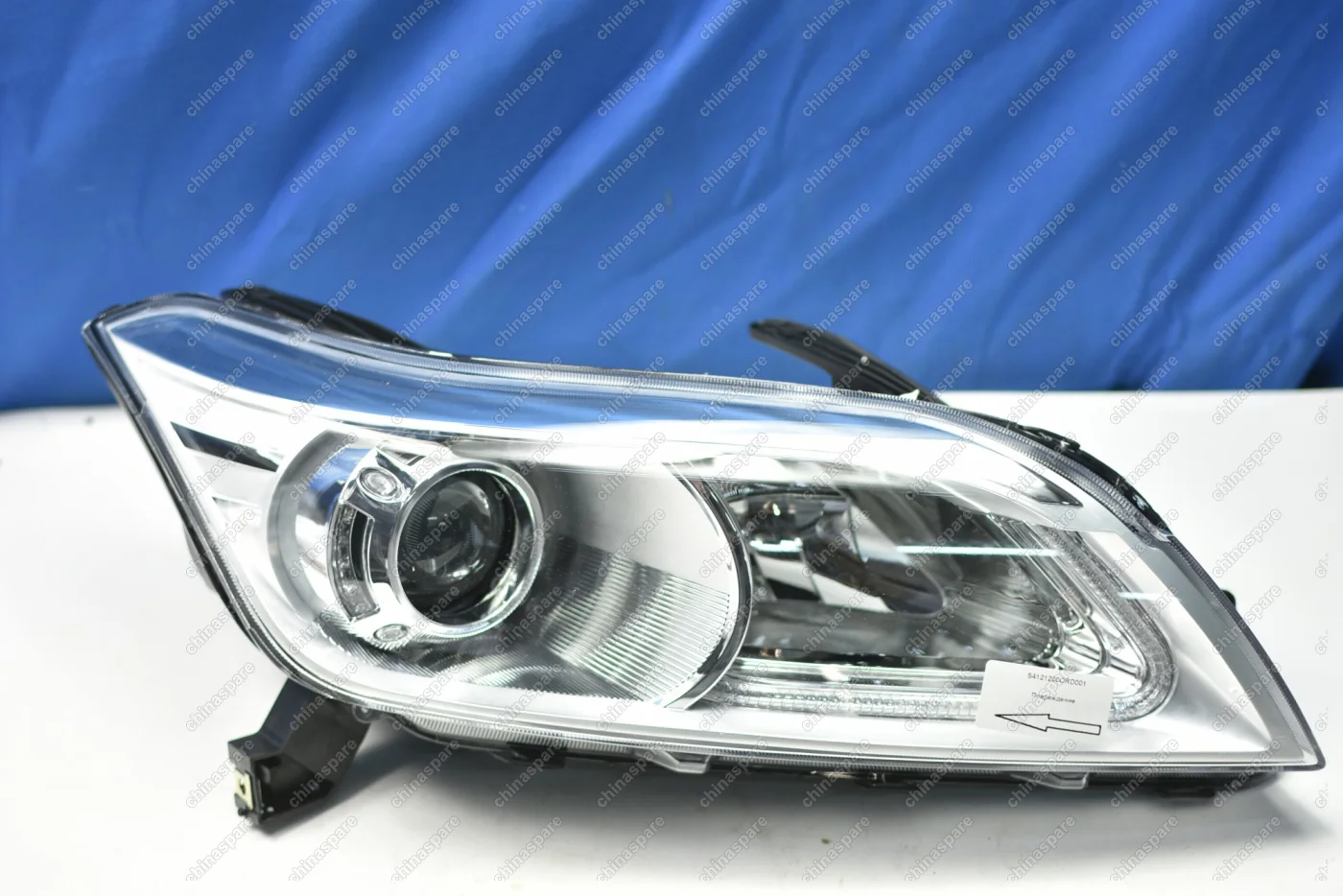 Фара головного света правая (с корректором) Lifan X60 (уценка)