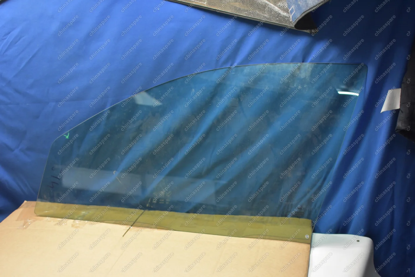 Стекло передней левой двери Ford Mondeo 4/5D 00-07