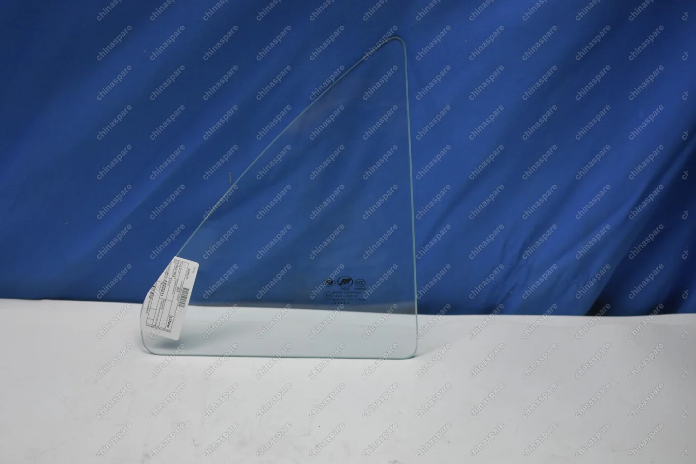 Стекло форточки задней правой Lifan Celliya