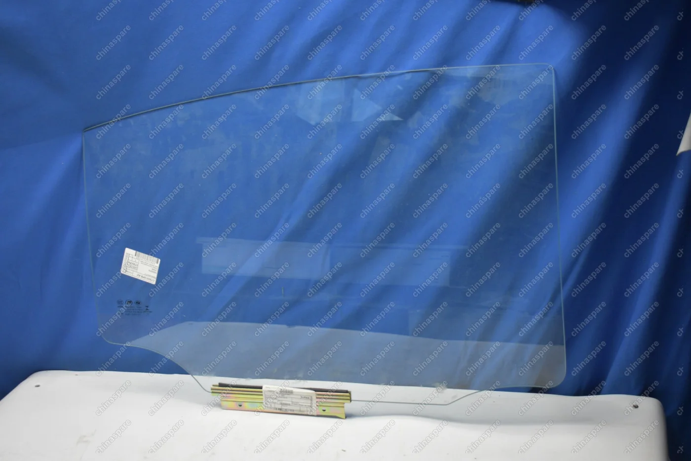 Стекло двери задней правой Lifan Cebrium