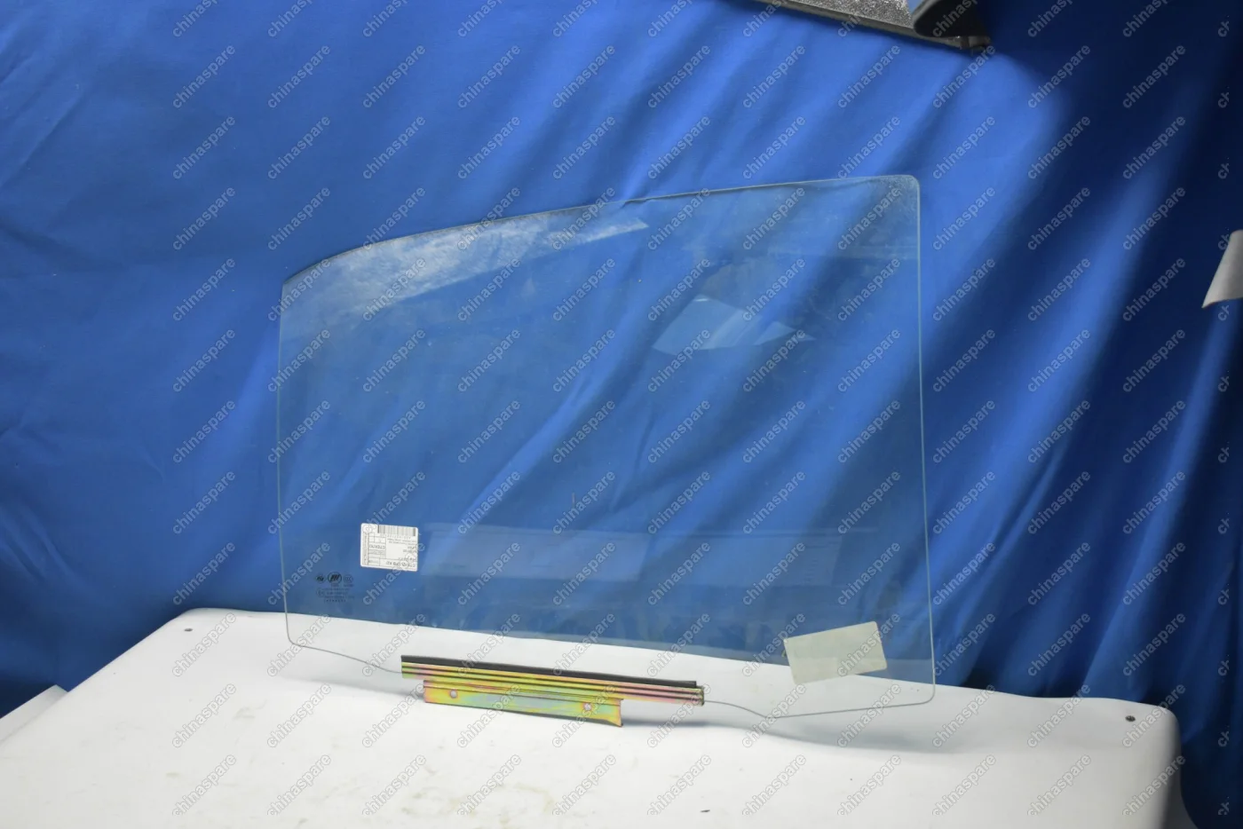 Стекло двери задней правой Lifan Celliya