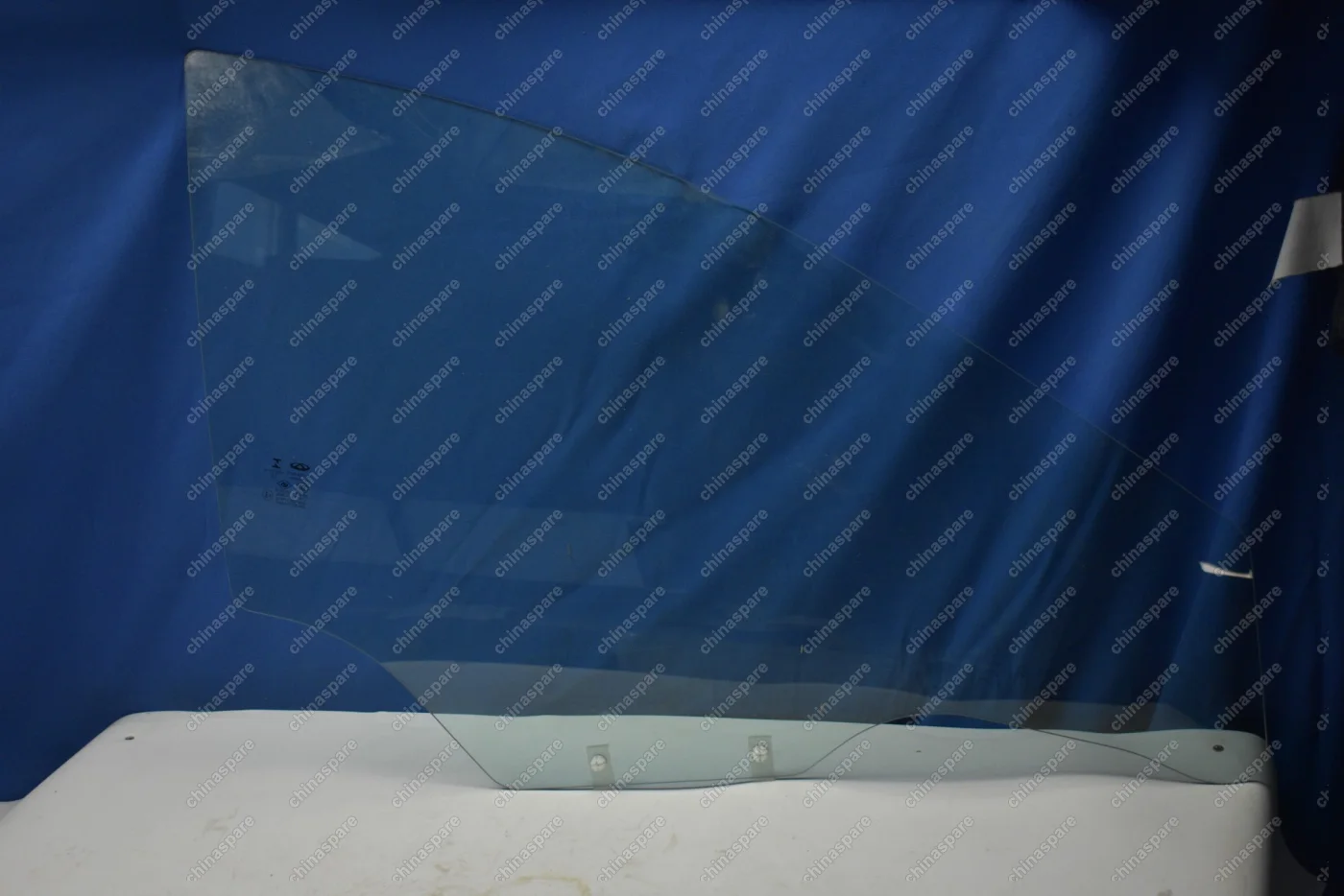 Стекло двери передней правой Chery Tiggo 2