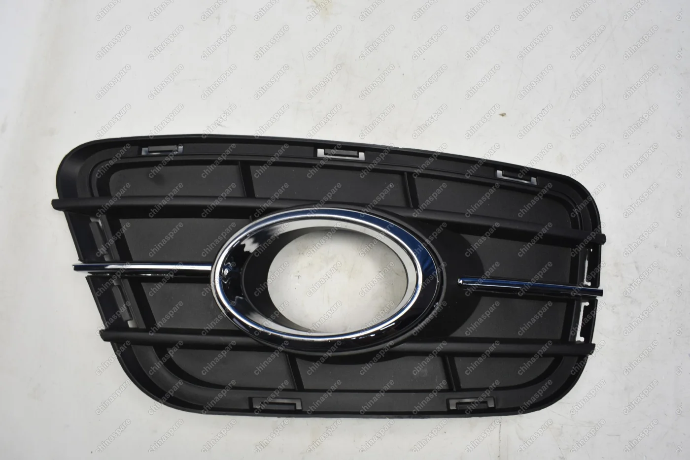 Решетка ПТФ правая (c хромом) Zotye T600 (уценка)