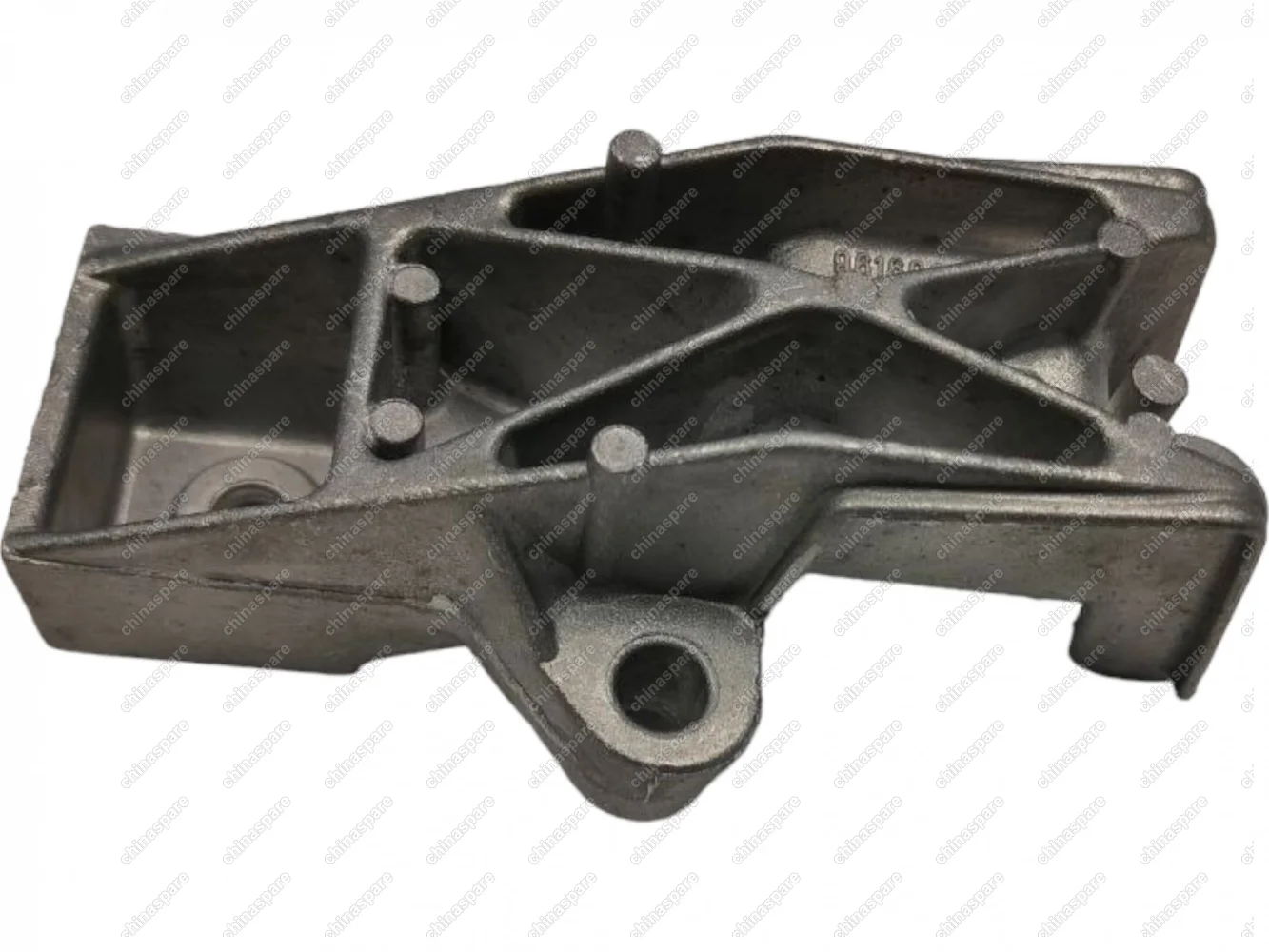 Кронштейн крепления правый