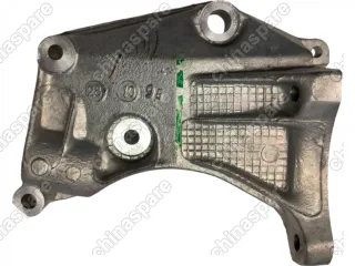 Кронштейн двигателя