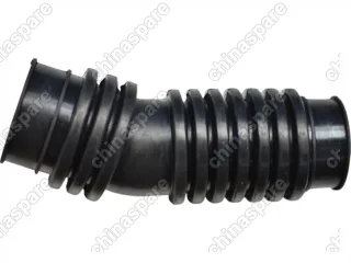 Патрубок воздушный Toyota Hilux LN106 LN107 3L