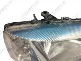 Фара головного света правая Opel Astra G (уценка)