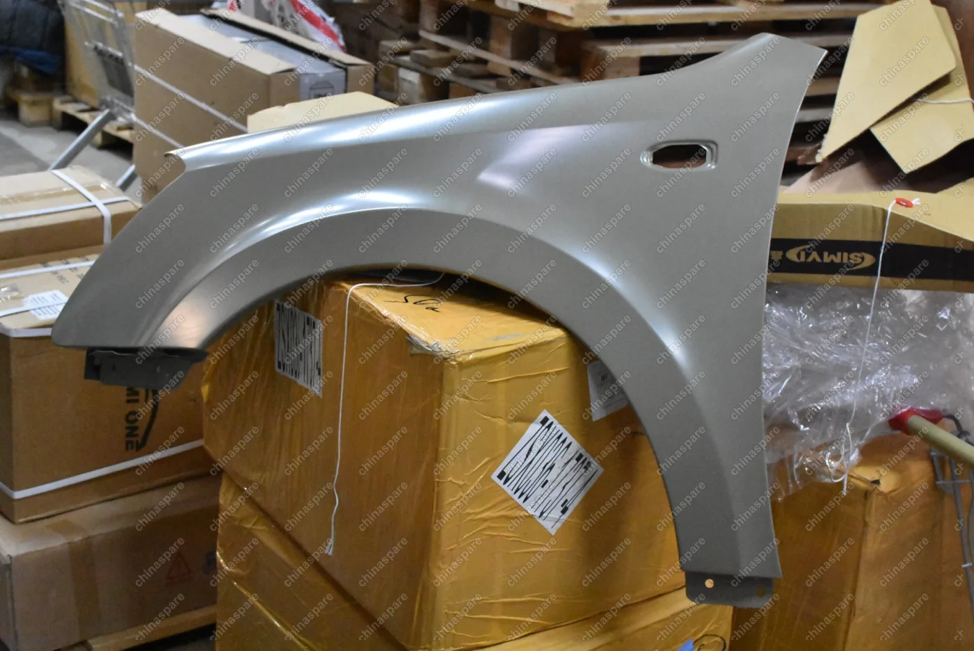 Крыло переднее левое Chery Fora (уценка)