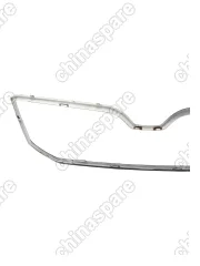 Молдинг решетки радиатора  Шкода Октавия А7 2013-2017, Skoda Octavia A7 молдинг решетки радиатора SAT ST-SD27-093M-A0, oem 5E0853761AF9R