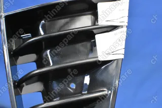 Накладка противотуманной фары передняя правая Geely Coolray (уценка)