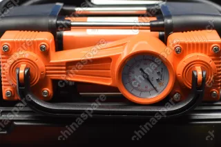 Компрессор подкачки колес автомобильный двухпоршневой X5 «Airline» с комплектом инструмента (отвертки, ремкомплект бескамерных шин, нож, плоcкогубцы)