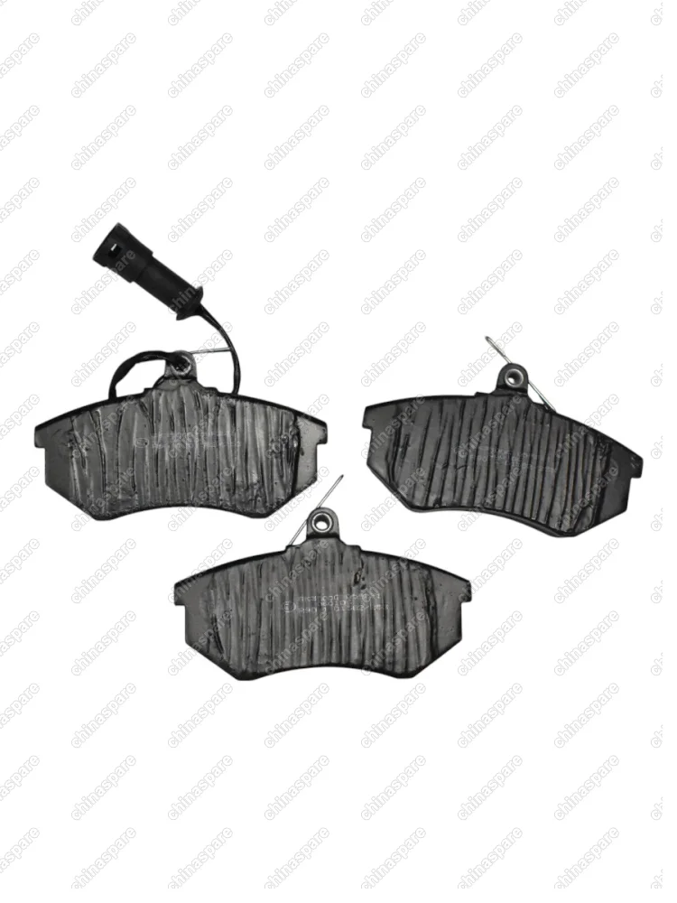 Колодки тормозные передние с датчиком (3 колодки) AUDI 80/90/100/200 82-95 (уценка)