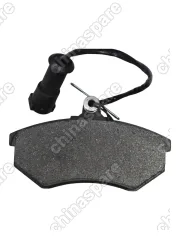 Колодки тормозные передние с датчиком (3 колодки) AUDI 80/90/100/200 82-95 (уценка)