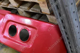 Бампер железный красный на самосвал HOWO (уценка)