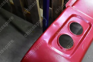 Бампер железный красный на самосвал HOWO (уценка)