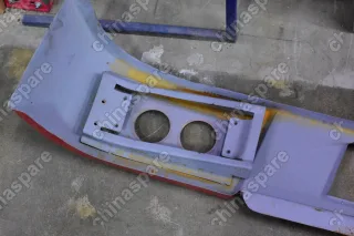 Бампер железный красный на самосвал HOWO (уценка)