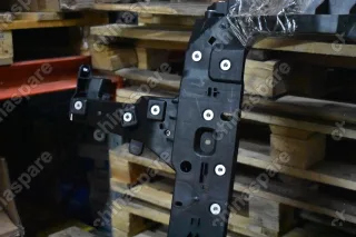 Рамка радиатора Geely Atlas (уценка)