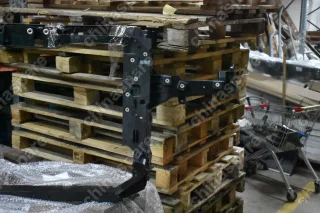 Рамка радиатора Geely Atlas (уценка)