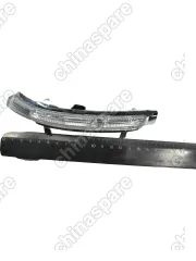 Повторитель поворота в зеркало левый для Шкода Октавия А5 ФЛ 2008-2013, Skoda Octavia A5 FL повторитель поворота в зеркало левый SAT ST-SD26-940CL-2