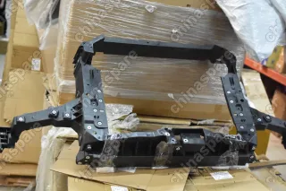 Рамка радиатора Geely Atlas (уценка)