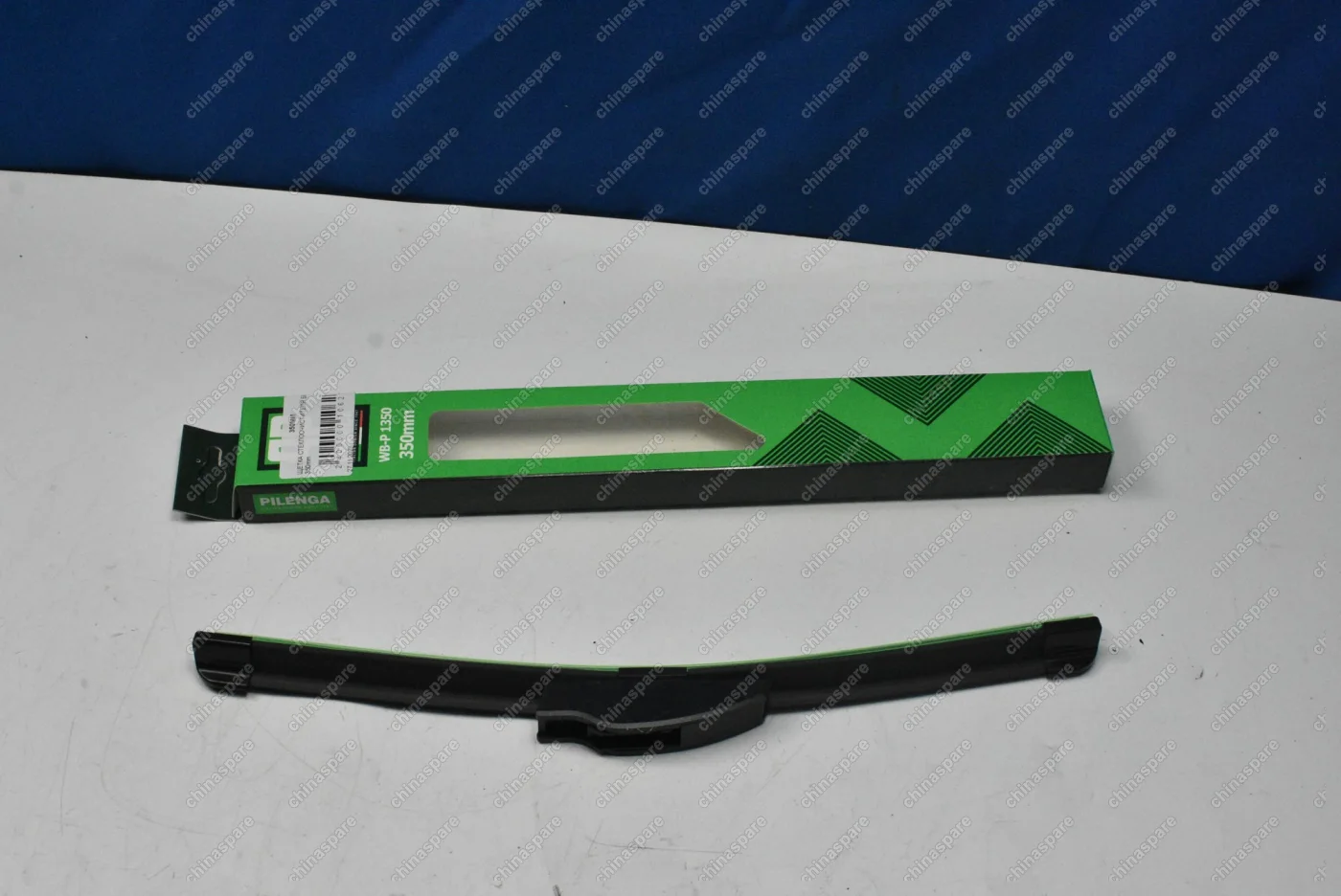 Щетка стеклоочистителя бескаркасная Pilenga 350 мм