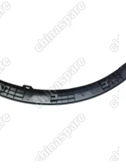 Молдинг переднего крыла правый Geely Atlas