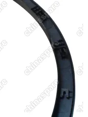 Молдинг переднего крыла правый Geely Atlas