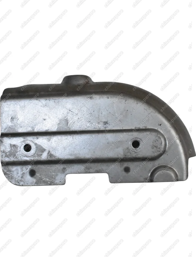 Левый верхний тепловой экран выпускного коллектора