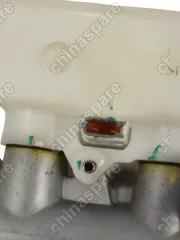 Цилиндр тормозной главный в сборе с бачком Luxgen 7 (уценка)