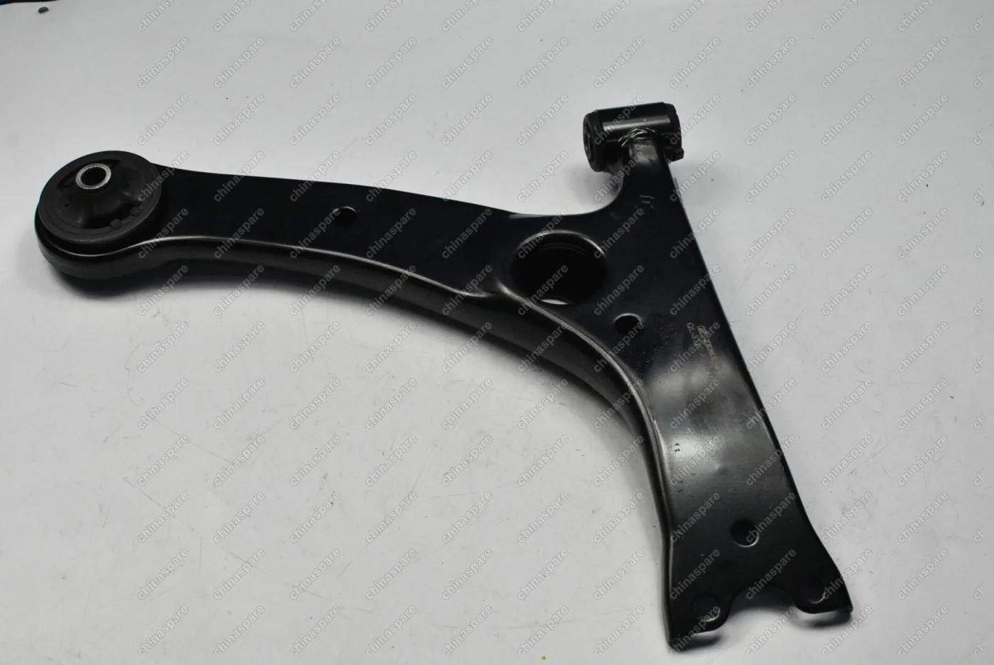 Рычаг передней подвески правый без шаровой BYD F3