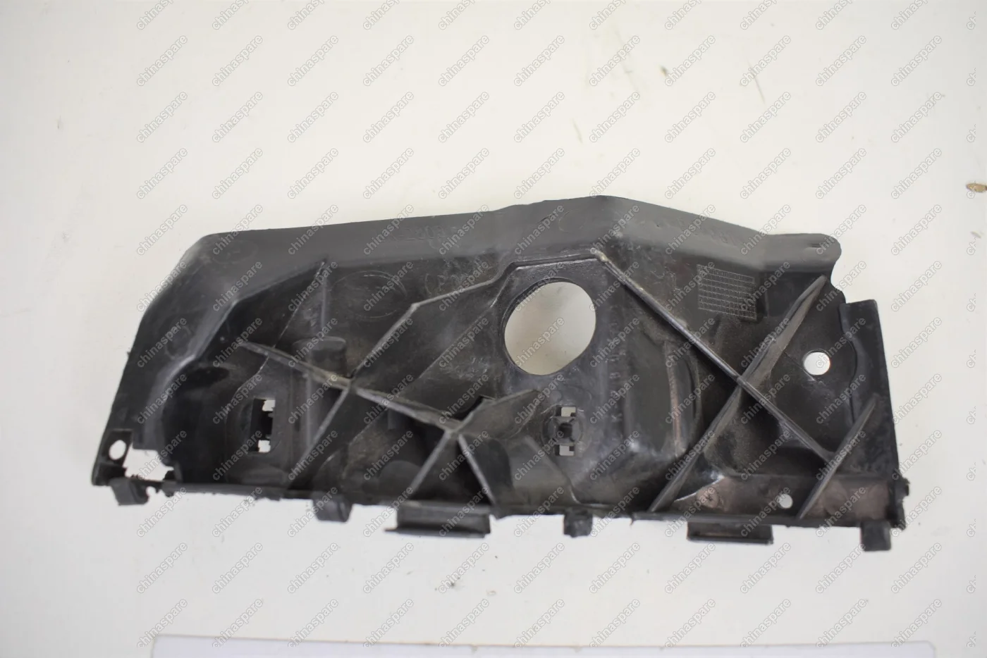 Кронштейн крепления переднего бампера левый BYD F0