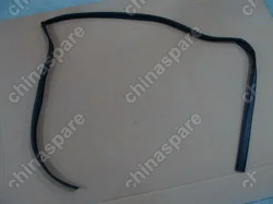 Уплотнитель стекла левой передней двери BYD F3