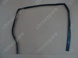 Уплотнитель стекла левой задней двери BYD F3