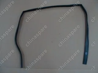 Уплотнитель стекла левой задней двери BYD F3