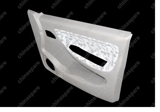 Обшивка двери передней правой Chery Amulet