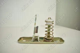 Замок капота верхний Chery Amulet