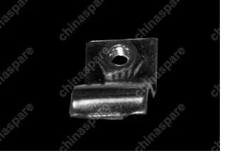 A112906030 Скоба втулки стабилизатора левая Chery Amulet